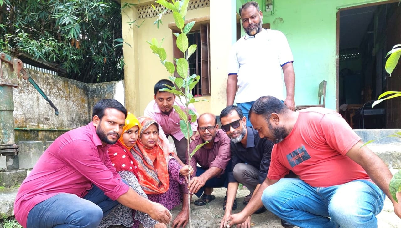 বকশীগঞ্জে ‘বিসমিল্লাহ ফাউন্ডেশন’-এর উদ্যোগে বৃক্ষরোপণ কর্মসূচি