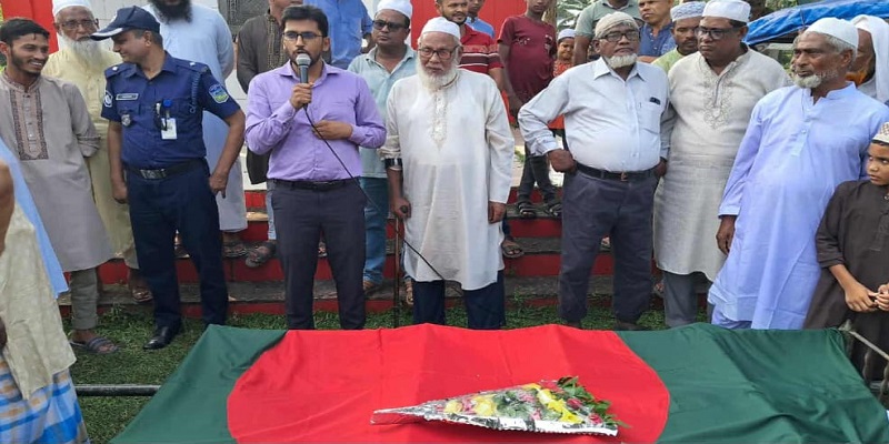 বকশীগঞ্জে রাষ্ট্রীয় মর্যাদায় বীরমুক্তিযোদ্ধা নজরুল ইসলাম দফাদারের দাফন সম্পন্ন