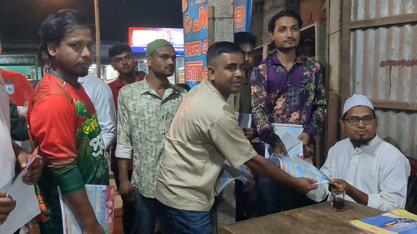 বকশীগঞ্জে বিএনপির ৩১ দফা বাস্তবায়নের লক্ষে লিফলেট বিতরণ