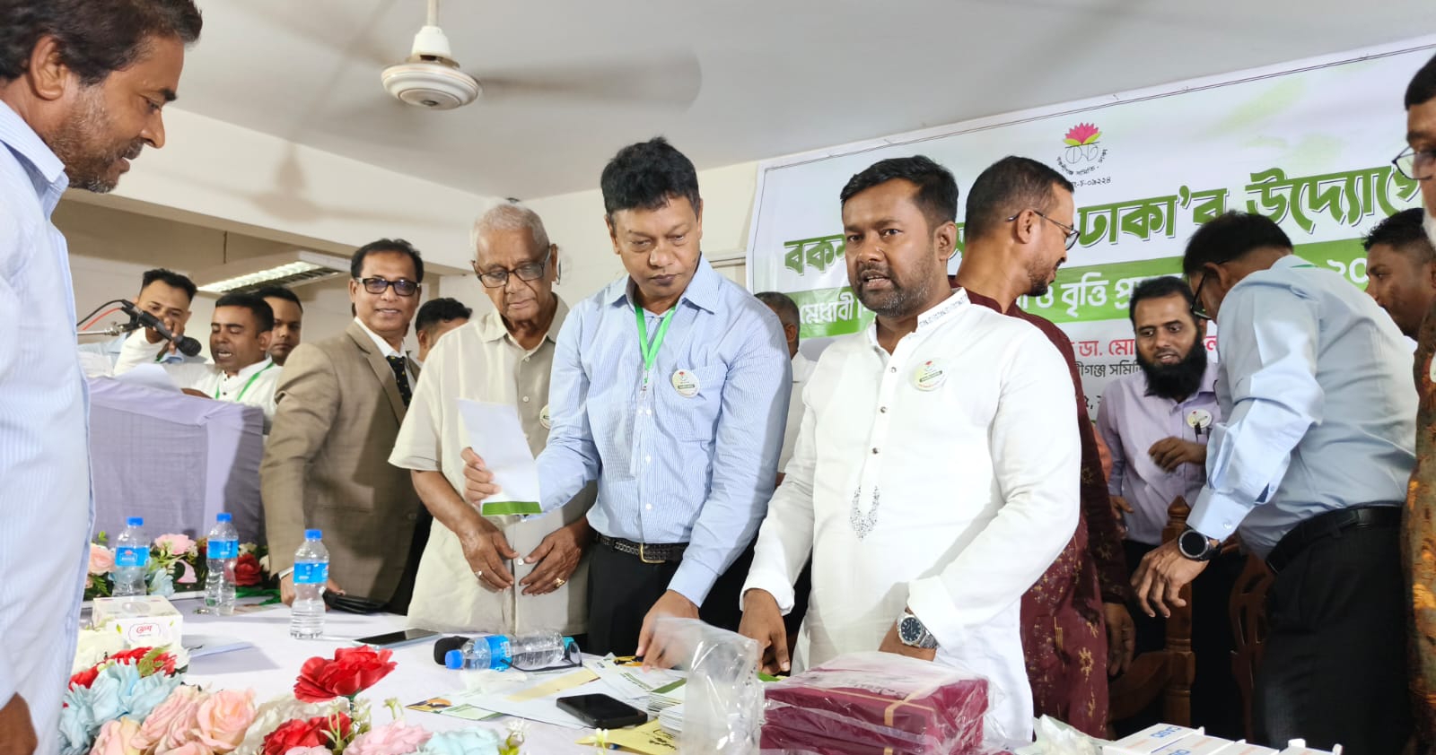 বকশীগঞ্জে মেধাবী শিক্ষার্থীদের বৃত্তি ও সম্মাননা প্রদান বকশীগঞ্জে মেধাবী শিক্ষার্থীদের বৃত্তি ও সম্মাননা প্রদান