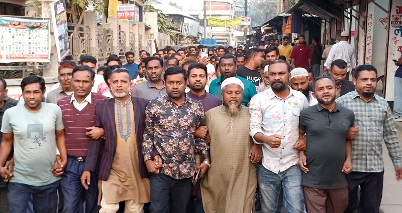  আওয়ামী সন্ত্রাসীদের নৈরাজ্যের প্রতিবাদে বকশিগঞ্জে পৌর বিএনপির বিক্ষোভ মিছিল 