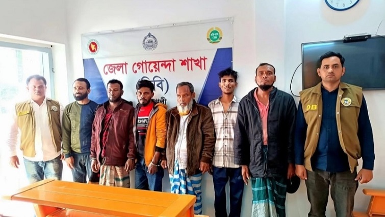 পটুয়াখালীতে অটো ছিনতাইয়ের ঘটনায় ৭ ছিনতাইকারী গ্রেফতার, উদ্ধার ৪টি অটো