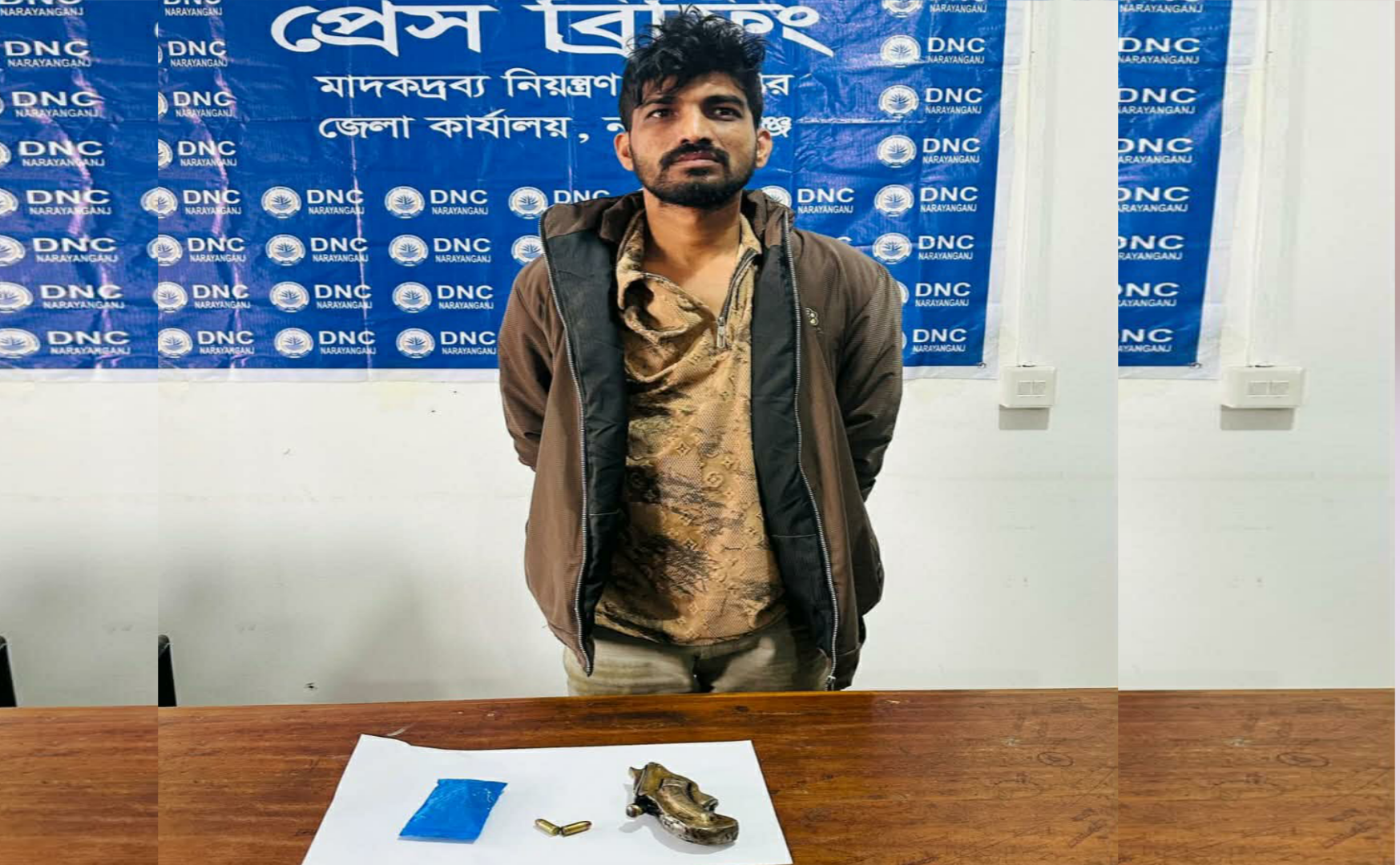 ফতুল্লায় দেশীয় তৈরি আগ্নেয়াস্ত্র,গুলি ও ইয়াবাসহ শরিফ গ্রেফতার