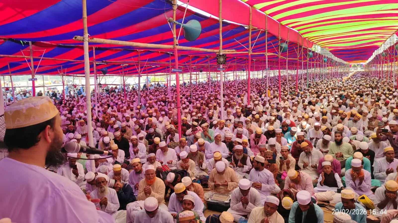 যাদের উপরে আল্লাহর রহমত বিদ্যমান তাদের সাথেই ওঠাবসা করা উচিত -ছারছীনার পীর ছাহেব