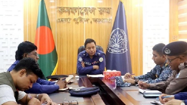 বঙ্গোপসাগরে জলদস্যুদের অপরাধ রোধকল্পে বরগুনা পুলিশ সুপারের মতবিনিময়