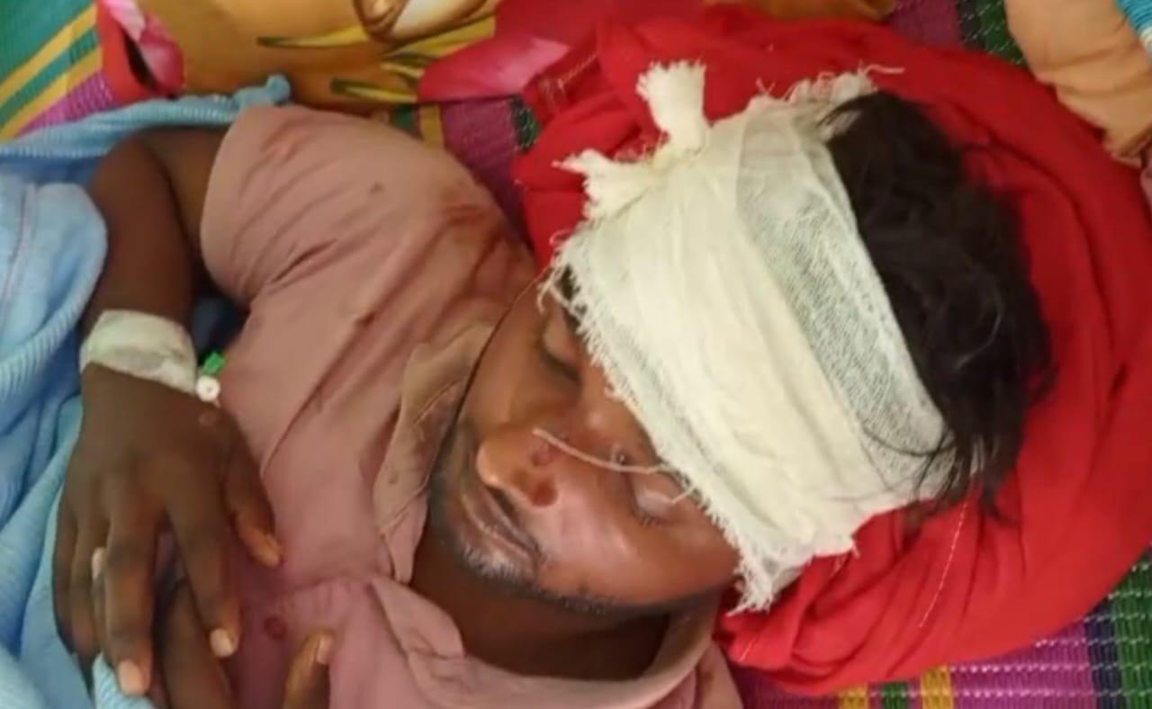 বকশীগঞ্জে জমি সংক্রান্ত বিরোধের জেরে হামলা: আহত ৩