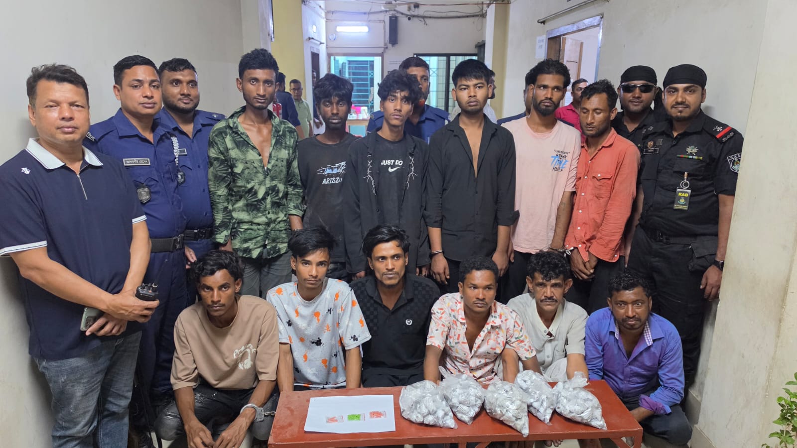 ফতুল্লায় সানীর মাদক স্পটে যৌথ অভিযানে গ্রেপ্তার ১২