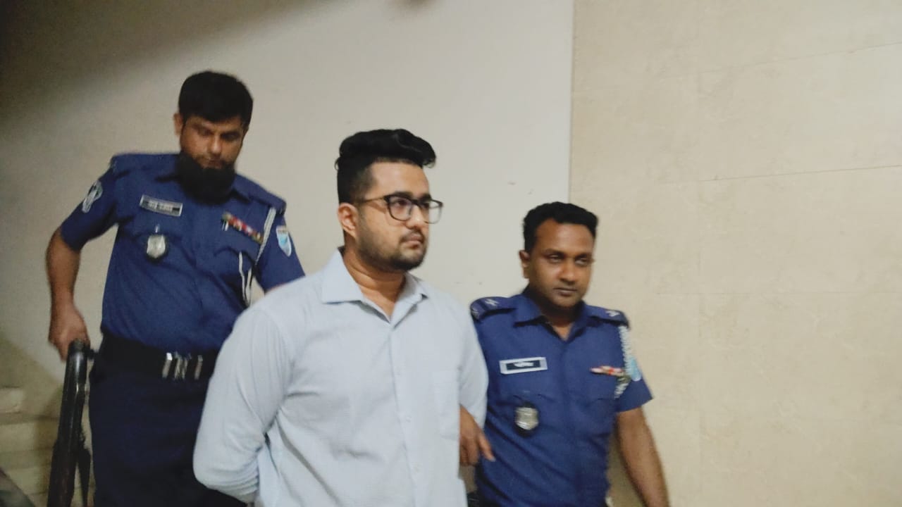 ফতুল্লায় যৌতুক মামলায় শান্ত গ্রেপ্তার