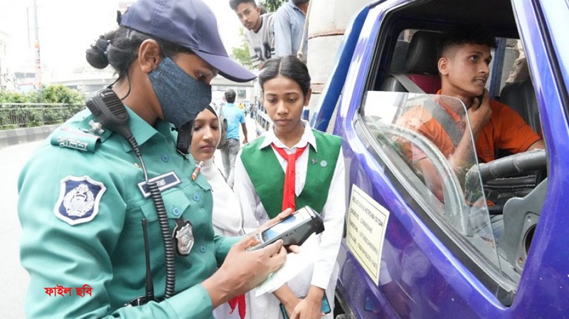 ট্রাফিক আইন ভাঙলে অটো নোটিশ, হাজিরা না দিলে হতে পারে গ্রেপ্তারি পরোয়ানা